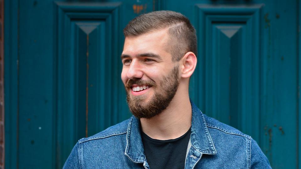 Jim didn t. Our flag means death сериал. Джо барроу нфл в шапке. Jim didn t. Jim didn t.